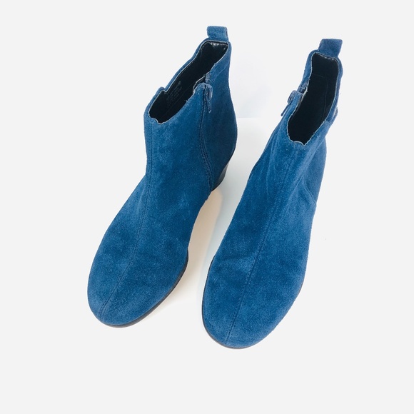 AEROSOLES Shoes - Aerosoles Suede Ankle Boots 5.5